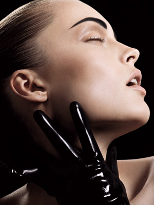 学3招紧肤法 扳回十年青春 学3招紧肤法 扳回十年青春