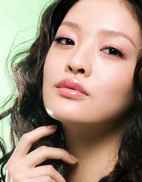 冬末春初 绝对好感俘获妆容
