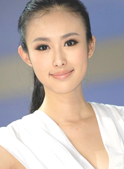 学兽兽妆容甜美与性感并存