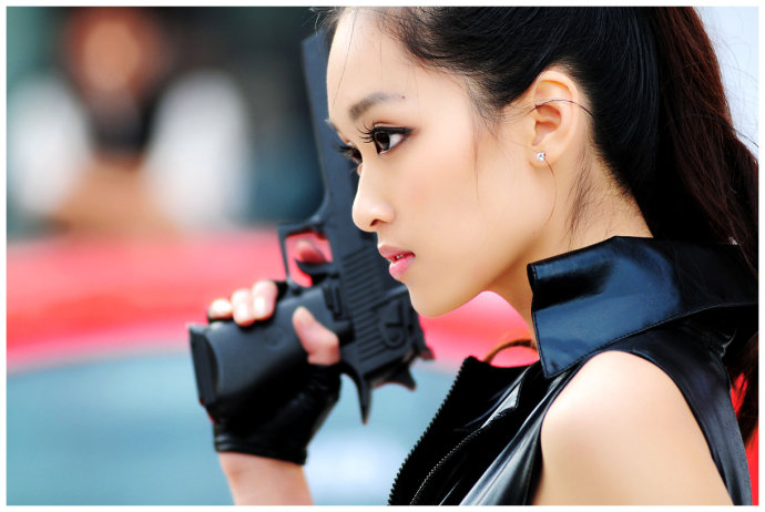 超靓性感持枪美女