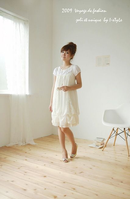 优雅纯白系的迷人淑女look