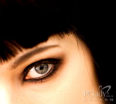 MAKE UP FOR EVER彩妆创意支持巴黎时